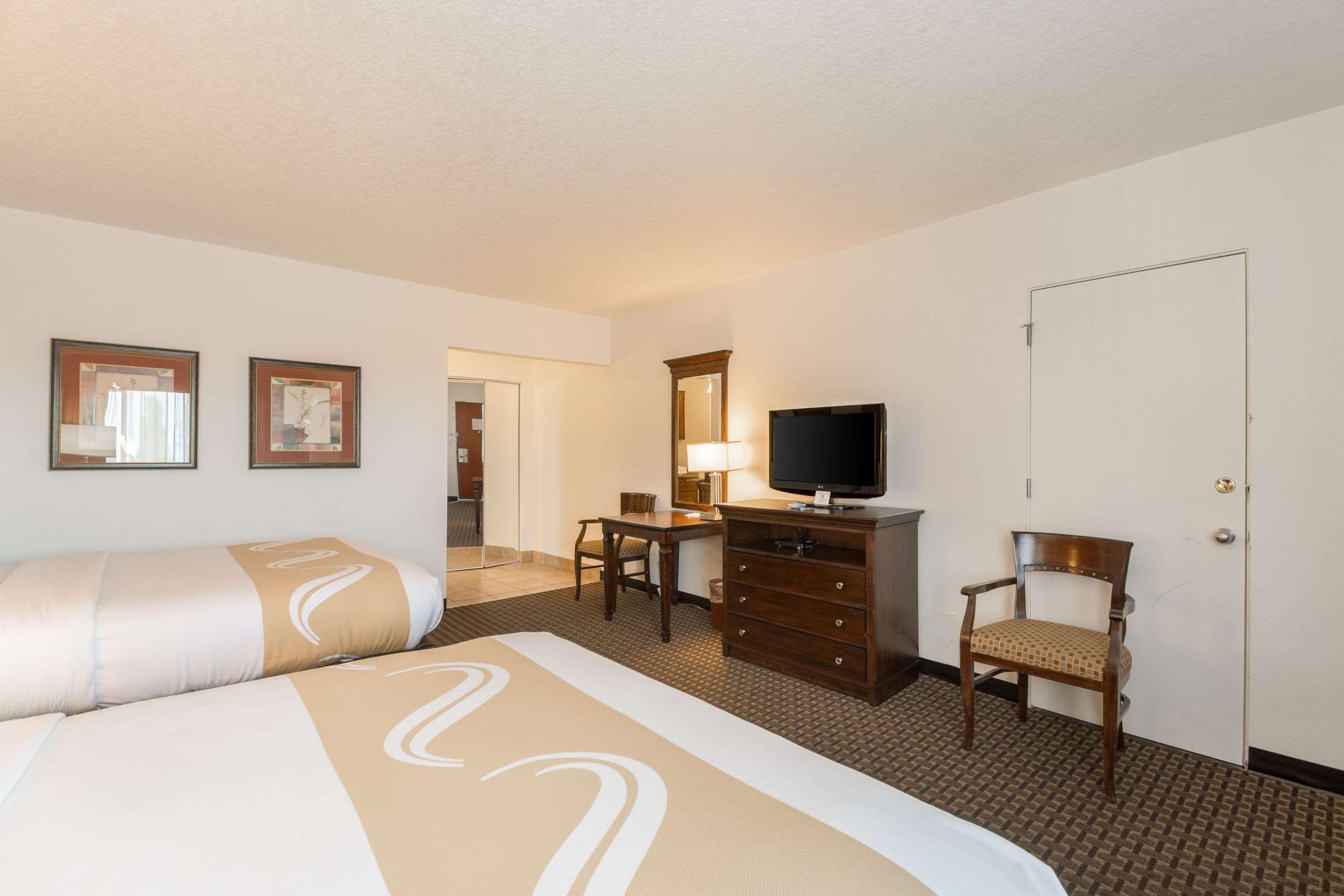 Quality Inn & Suites Airport Portland Ngoại thất bức ảnh